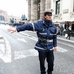 Un gendarme à Rome...?בכיכר שוטר תנועה, למה לא למה לא